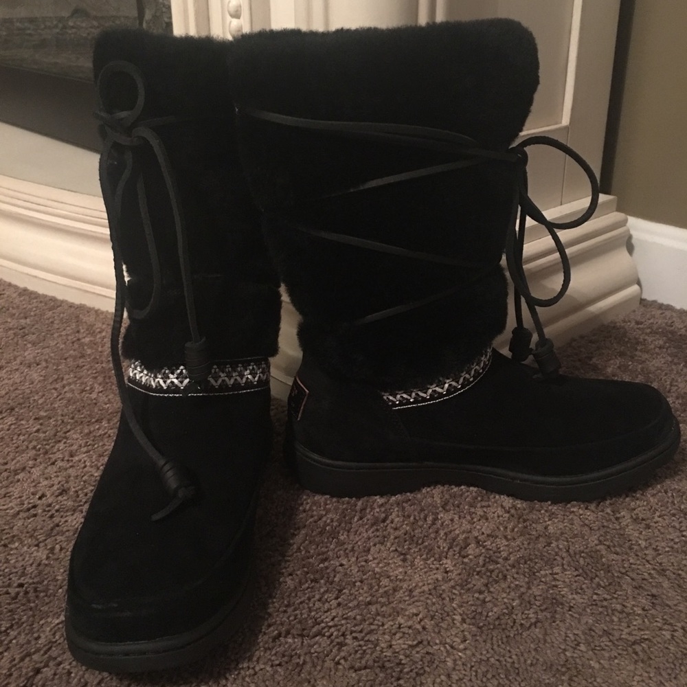 Uggs Maxie (black) with tribal print